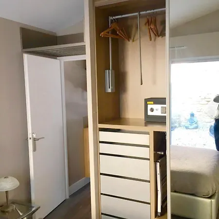 Lägenhet La Maisonnette Du Clos